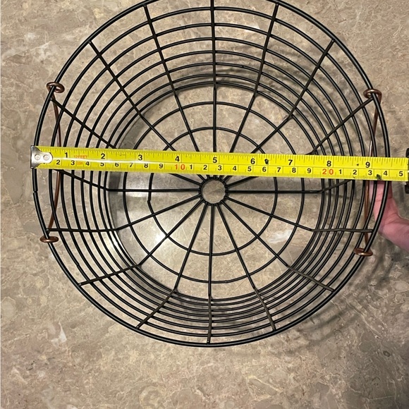 Farmhouse style wire basket - Picture 5 of 5